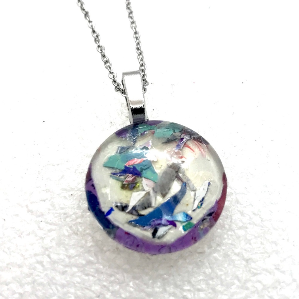 Handmade pendant with hand painted glass dome NSN round 20mm tray in bag